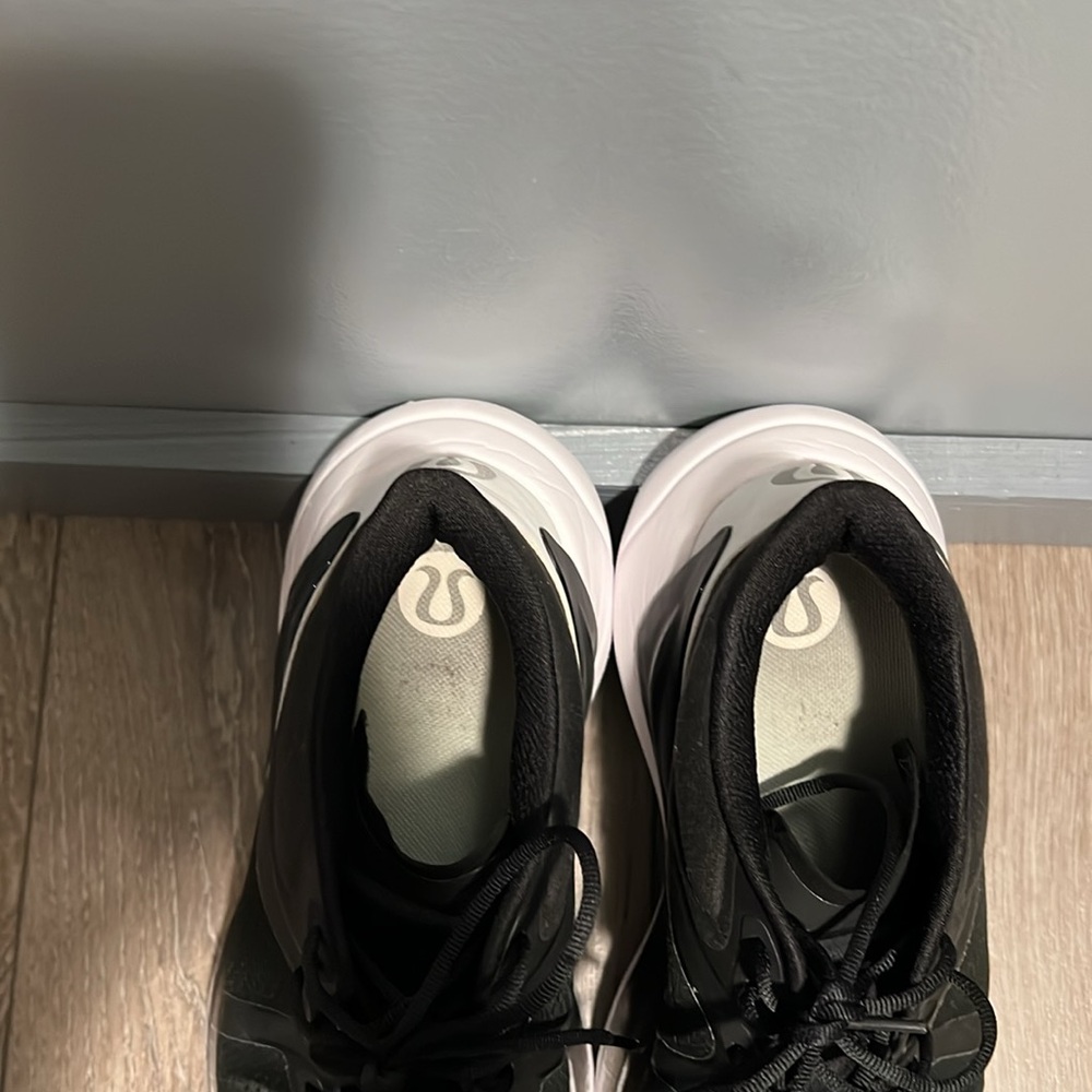 Lululemon Blissful Running Shoe size 11 - Picture 12 of 16